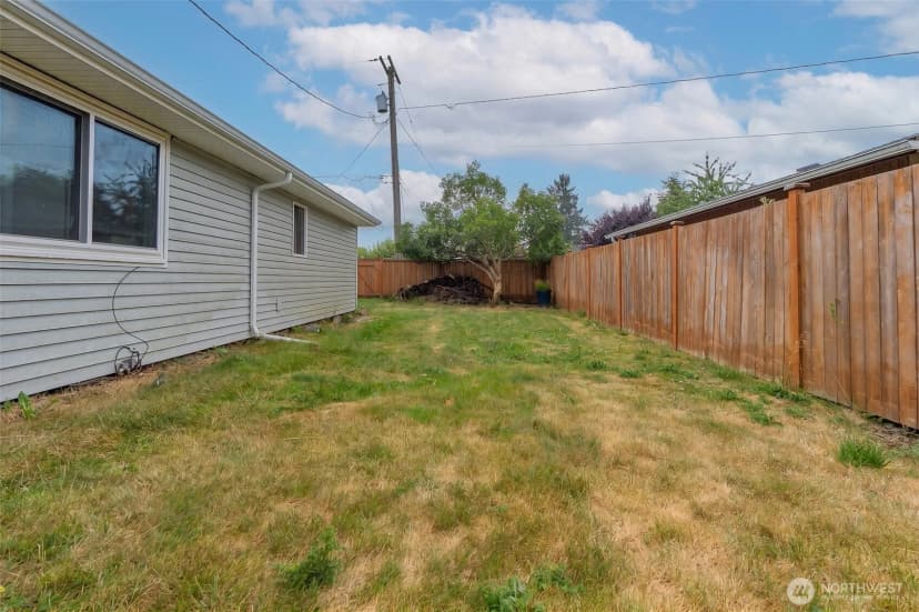 Property photo for 1021 H Street, Centralia photo 35
