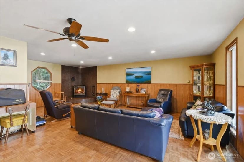 Property photo for 15621 84th Avenue Ne, Kenmore photo 16