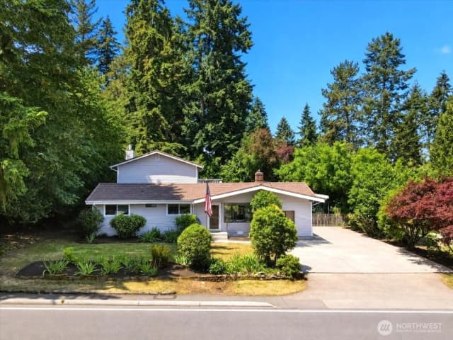 Property photo for 15621 84th Avenue Ne, Kenmore
