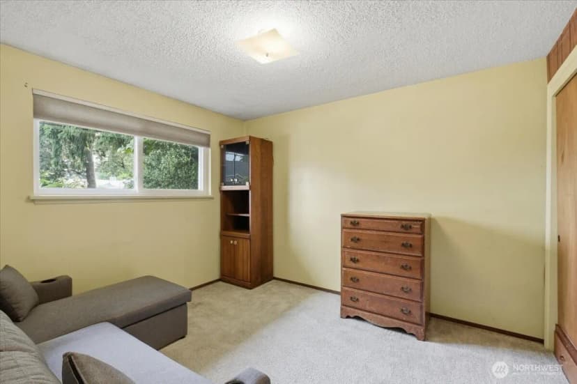 Property photo for 15621 84th Avenue Ne, Kenmore photo 12