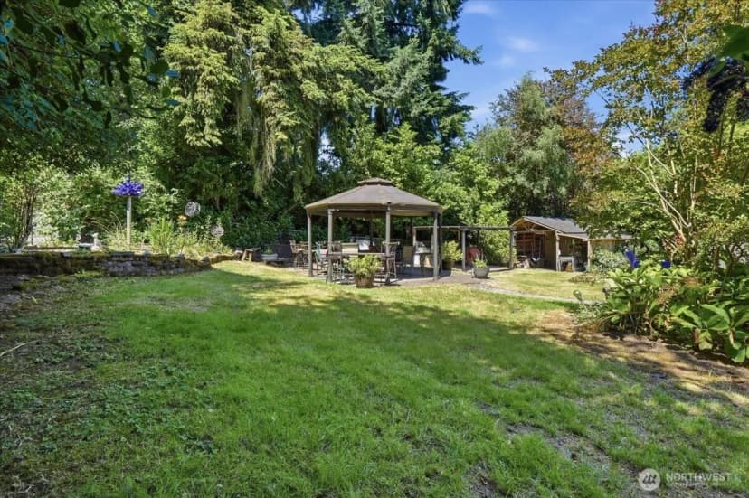 Property photo for 15621 84th Avenue Ne, Kenmore photo 30