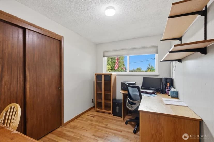 Property photo for 15621 84th Avenue Ne, Kenmore photo 11