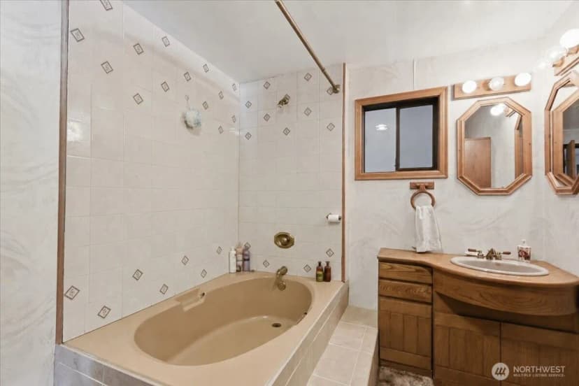 Property photo for 15621 84th Avenue Ne, Kenmore photo 21
