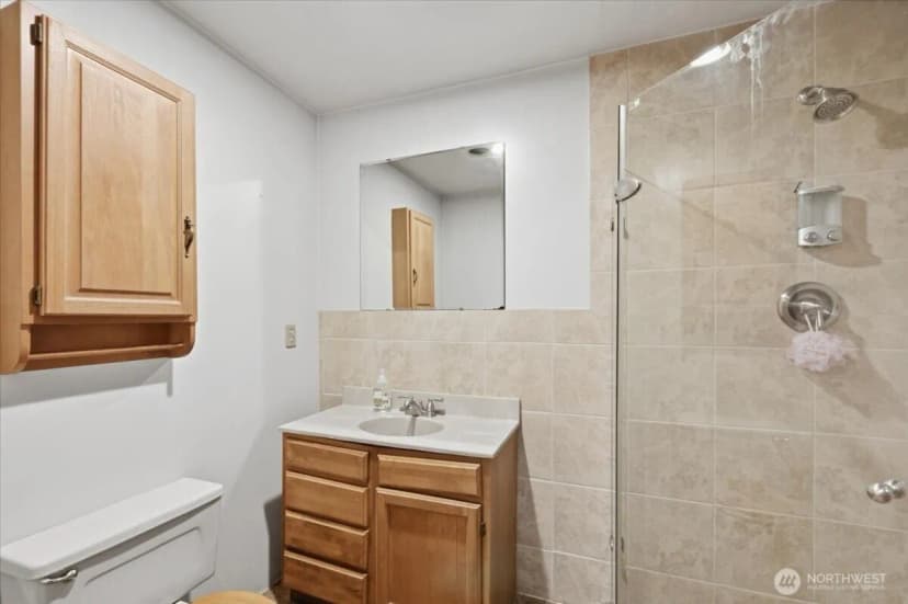 Property photo for 15621 84th Avenue Ne, Kenmore photo 18