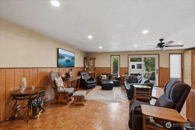 Property photo for 15621 84th Avenue Ne, Kenmore photo 15