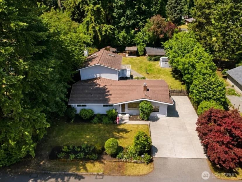 Property photo for 15621 84th Avenue Ne, Kenmore photo 3