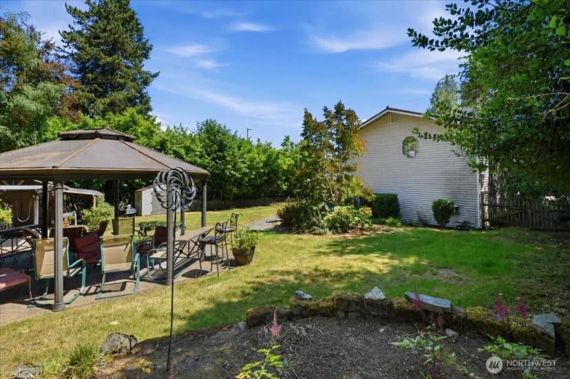 Property photo for 15621 84th Avenue Ne, Kenmore photo 24