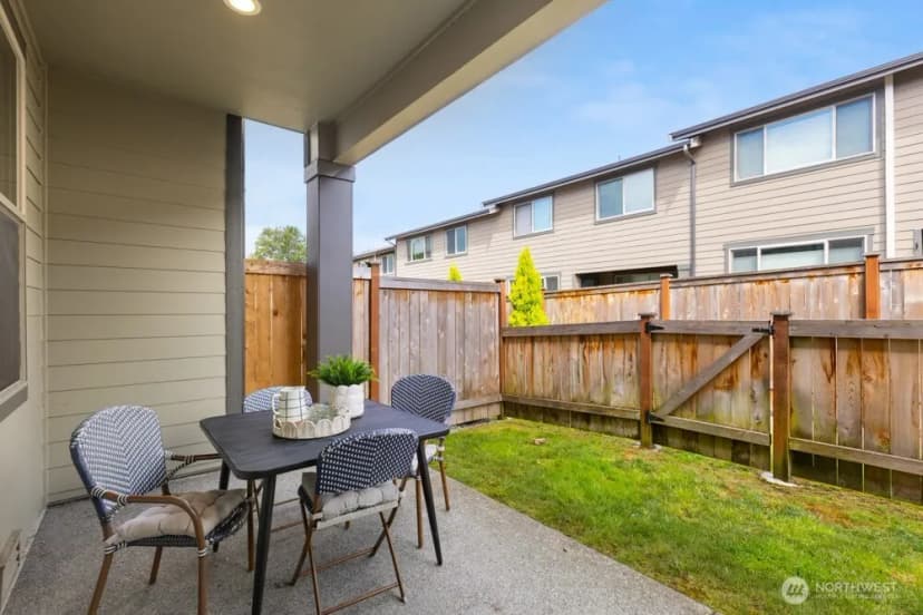 Property photo for 10541 11th Street E, Edgewood photo 33