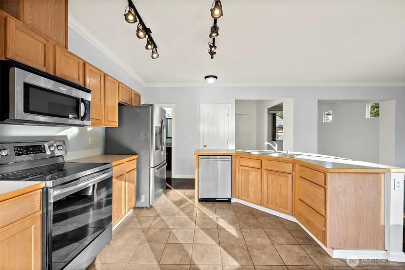 Property photo for 6549 Steamer Drive Se, Lacey photo 12