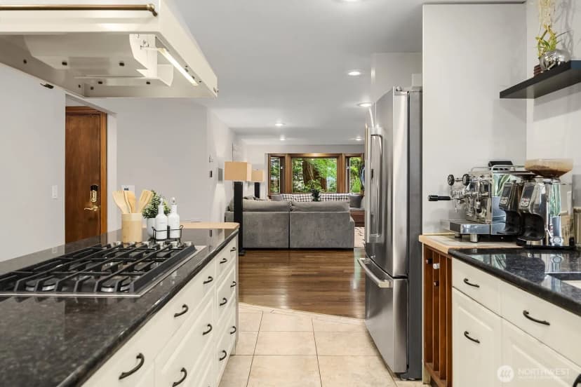 Property photo for 21422 Se 37th Street, Sammamish photo 9