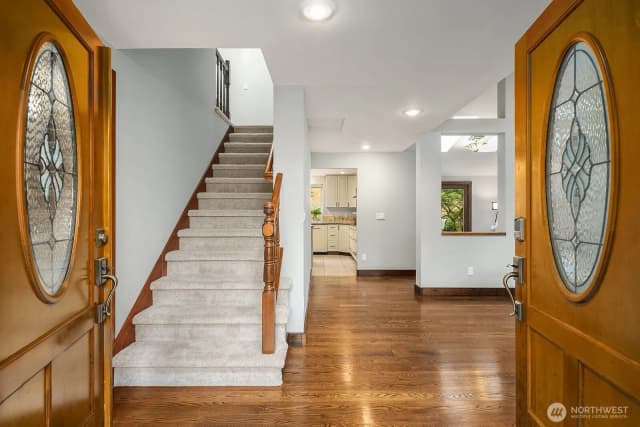 Property photo for 21422 Se 37th Street, Sammamish photo 2