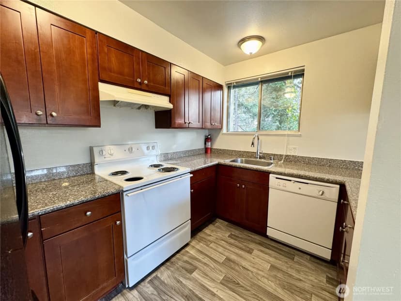 Property photo for 16518 Ne 85th Street, Redmond photo 10