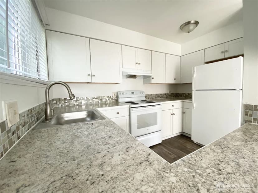 Property photo for 16518 Ne 85th Street, Redmond photo 7