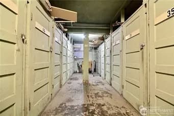 Property photo for 4725 15th Avenue Ne #16, Seattle photo 20