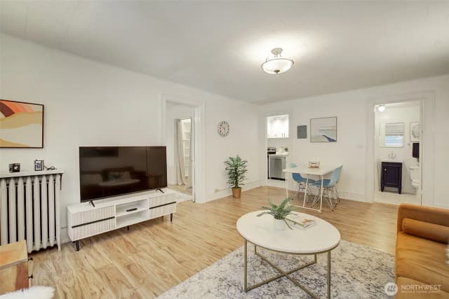 Property photo for 4725 15th Avenue Ne #16, Seattle photo 3