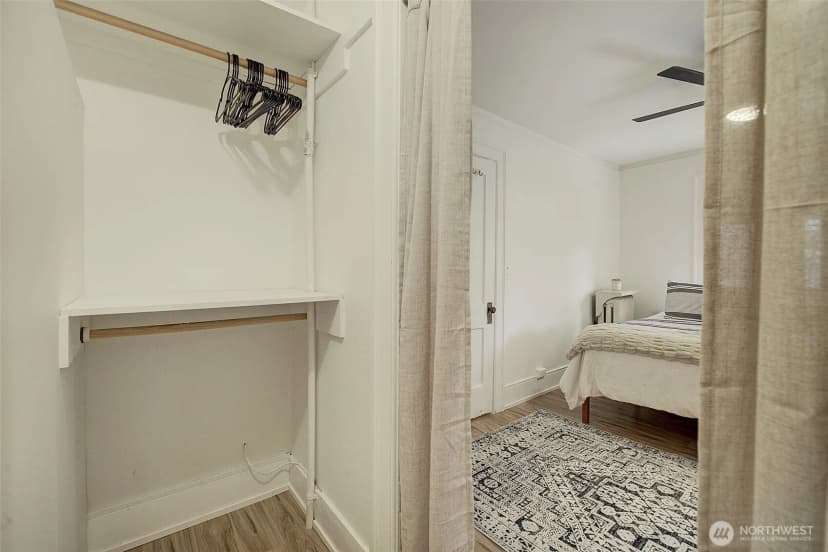 Property photo for 4725 15th Avenue Ne #16, Seattle photo 11
