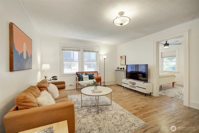 Property photo for 4725 15th Avenue Ne #16, Seattle photo 4