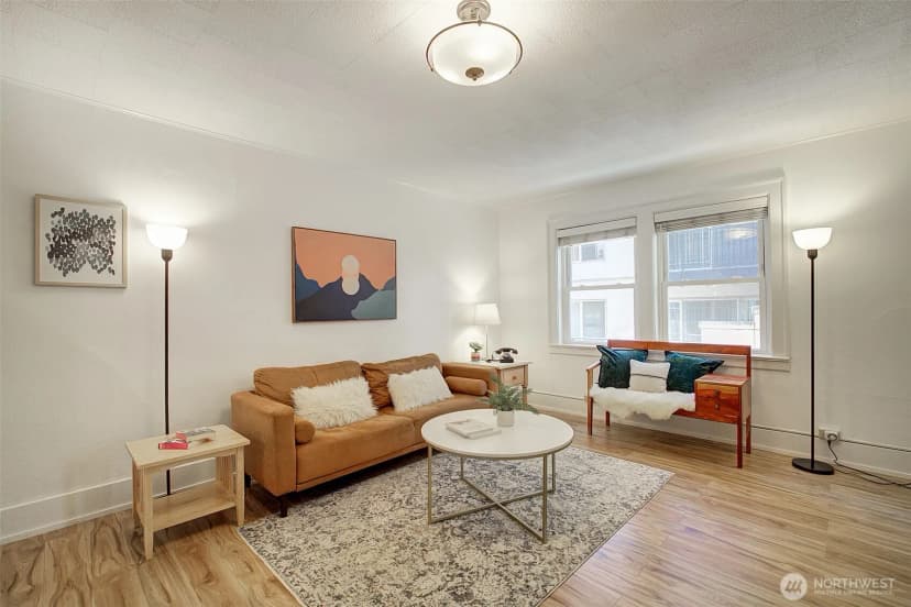 Property photo for 4725 15th Avenue Ne #16, Seattle photo 2