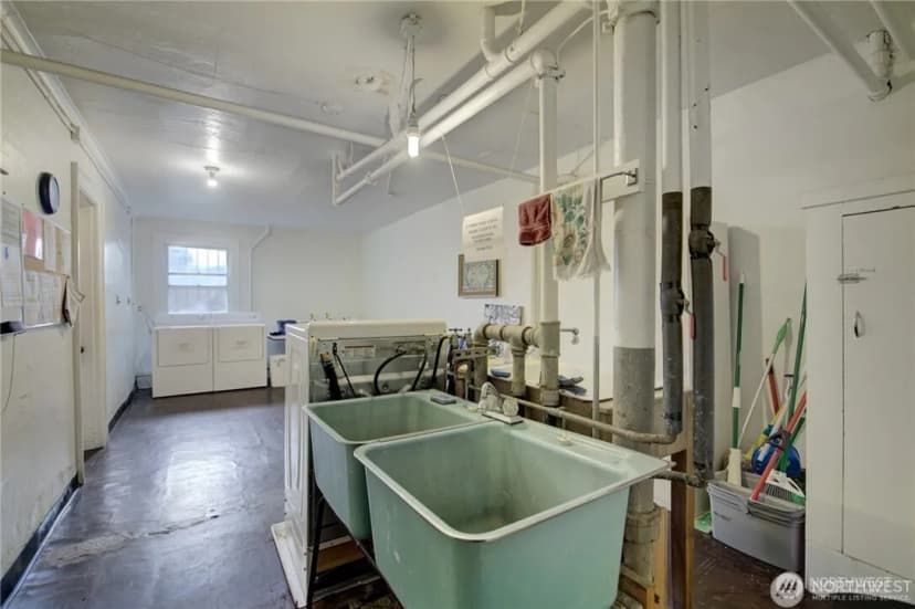 Property photo for 4725 15th Avenue Ne #16, Seattle photo 19