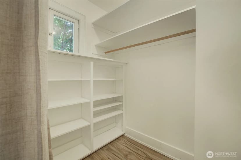 Property photo for 4725 15th Avenue Ne #16, Seattle photo 10