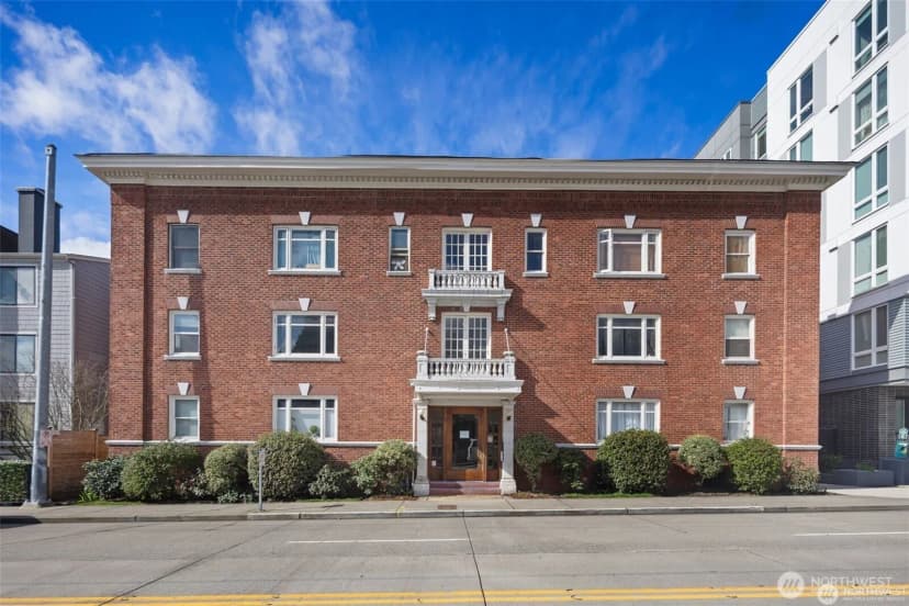 Property photo for 4725 15th Avenue Ne #16, Seattle photo 21