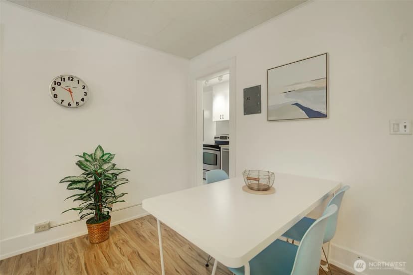 Property photo for 4725 15th Avenue Ne #16, Seattle photo 7