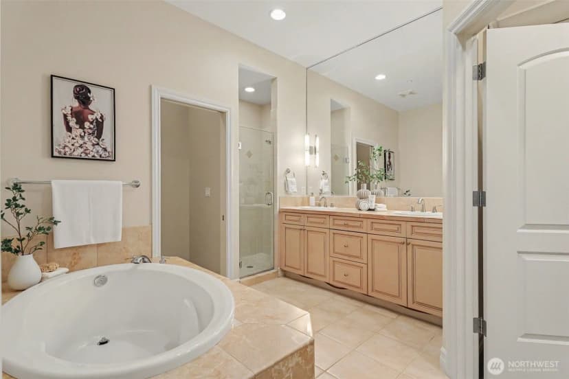 Property photo for 10398 Ne 17 Street #204, Bellevue photo 13