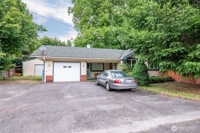 Property photo for 621 S Second Street, Toledo