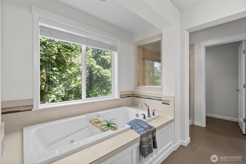 Property photo for 16198 Se 51st Place, Bellevue photo 17