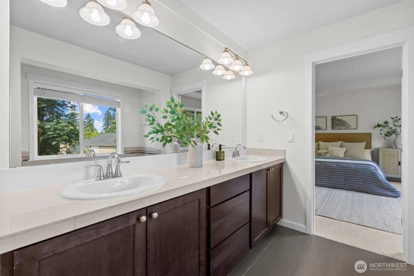 Property photo for 16198 Se 51st Place, Bellevue photo 16