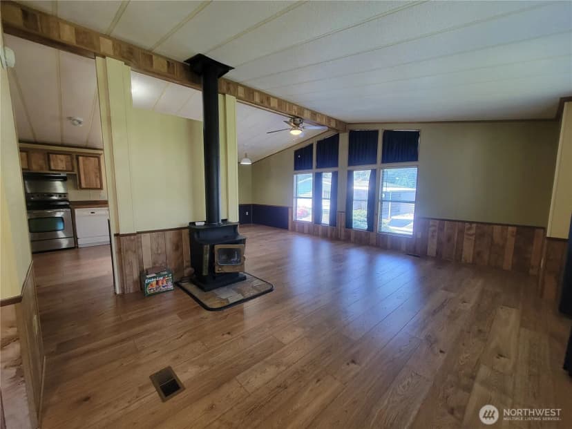 Property photo for 1427 100th Street Sw #82, Everett photo 8