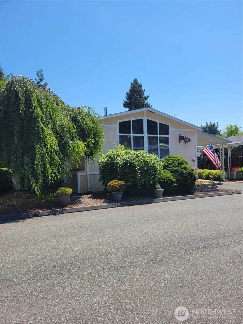 Property photo for 1427 100th Street Sw #82, Everett photo 2