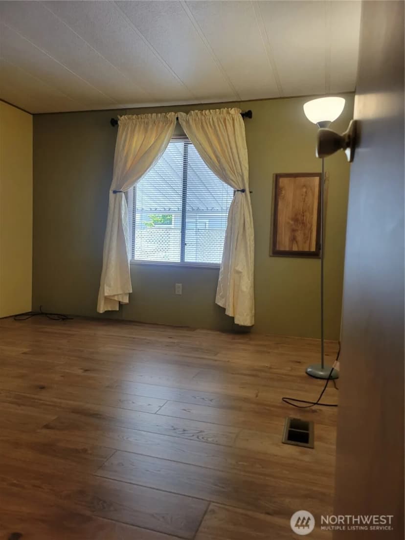 Property photo for 1427 100th Street Sw #82, Everett photo 15