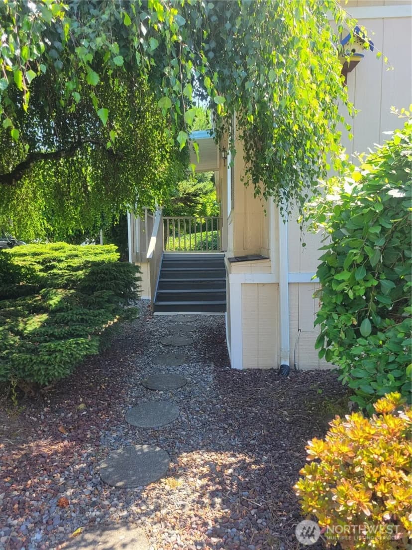 Property photo for 1427 100th Street Sw #82, Everett photo 3