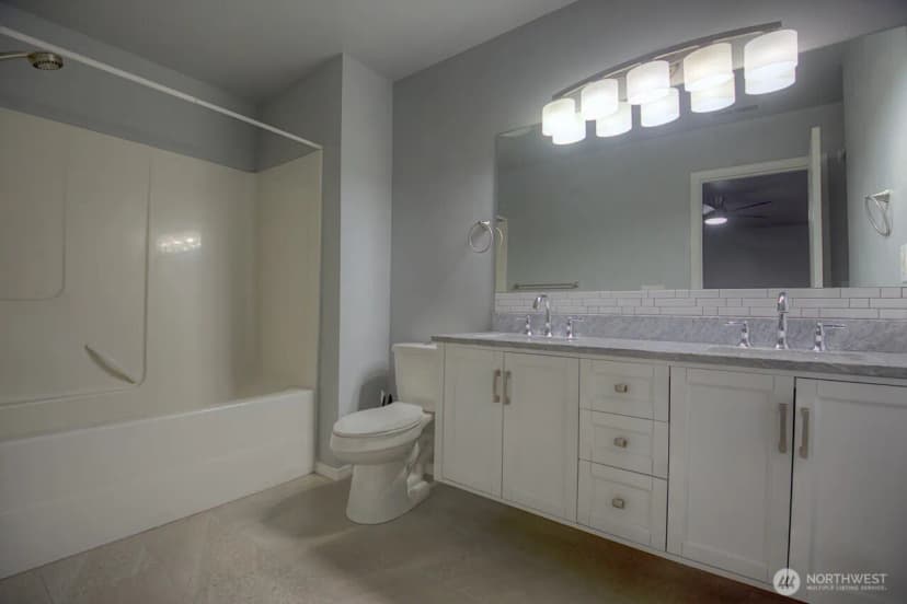 Property photo for 4043 Wonderwood Lane Se, Lacey photo 17