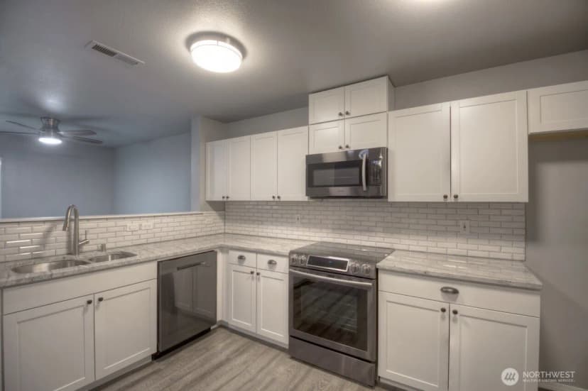Property photo for 4043 Wonderwood Lane Se, Lacey photo 9