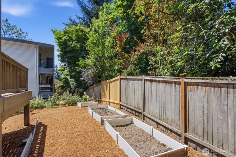 Property photo for 10135 Ne 62nd St #c, Kirkland photo 38