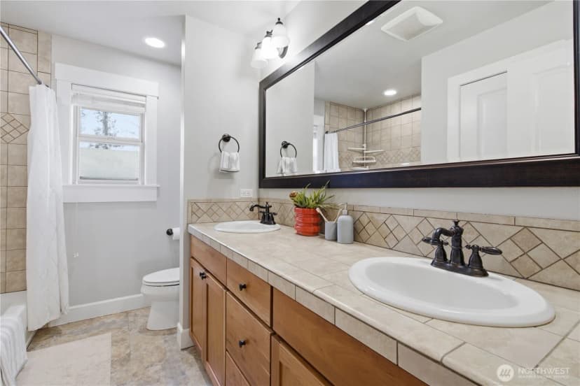 Property photo for 10135 Ne 62nd St #c, Kirkland photo 37