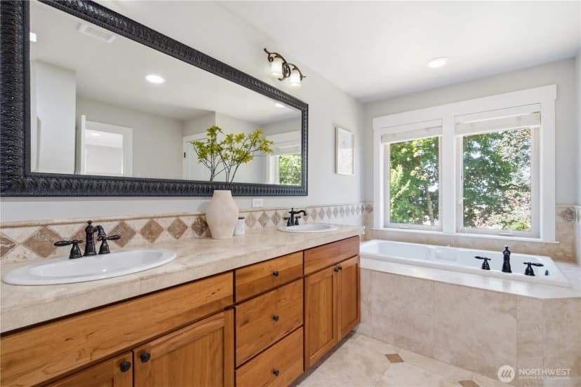 Property photo for 10135 Ne 62nd St #c, Kirkland photo 28