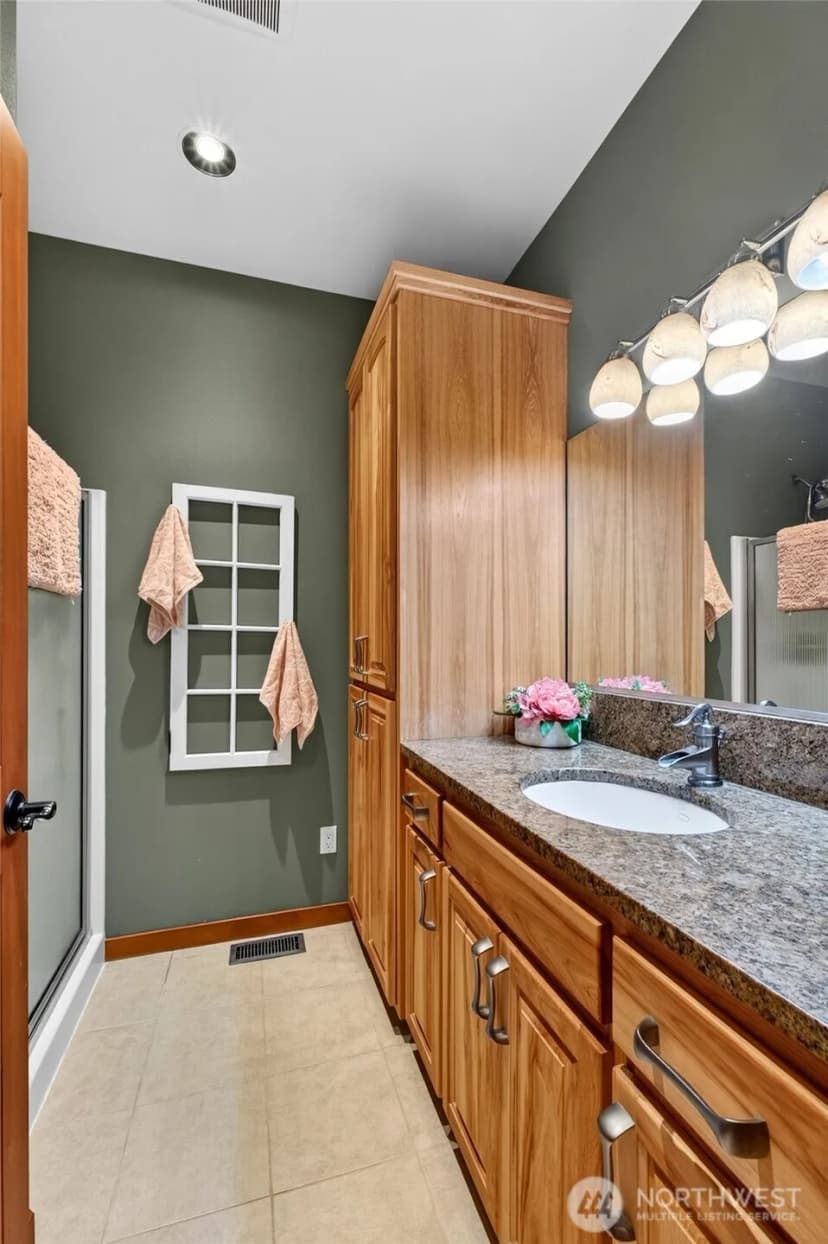 Property photo for 304 Antonie Avenue N, Eatonville photo 15