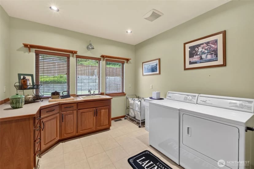 Property photo for 304 Antonie Avenue N, Eatonville photo 25