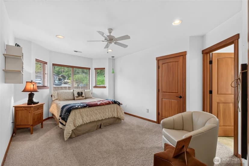 Property photo for 304 Antonie Avenue N, Eatonville photo 33