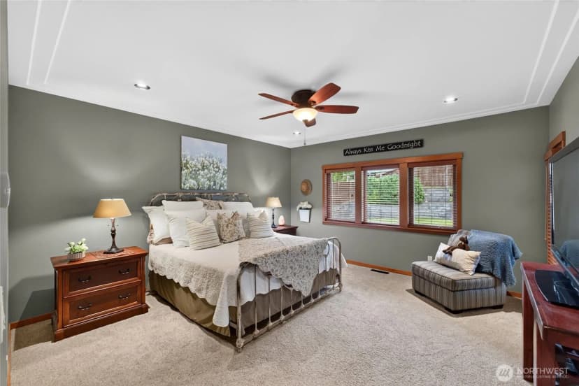 Property photo for 304 Antonie Avenue N, Eatonville photo 16