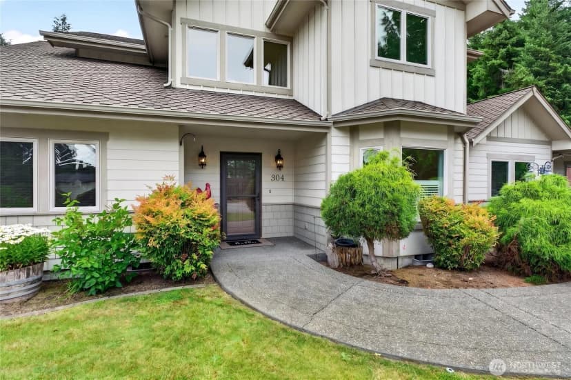 Property photo for 304 Antonie Avenue N, Eatonville photo 2
