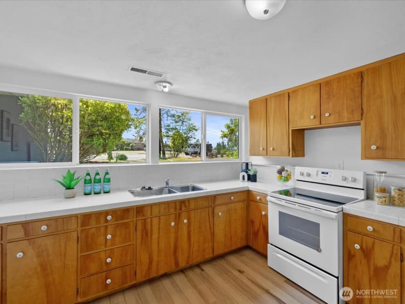 Property photo for 817 Olympic Boulevard #a, Everett photo 17
