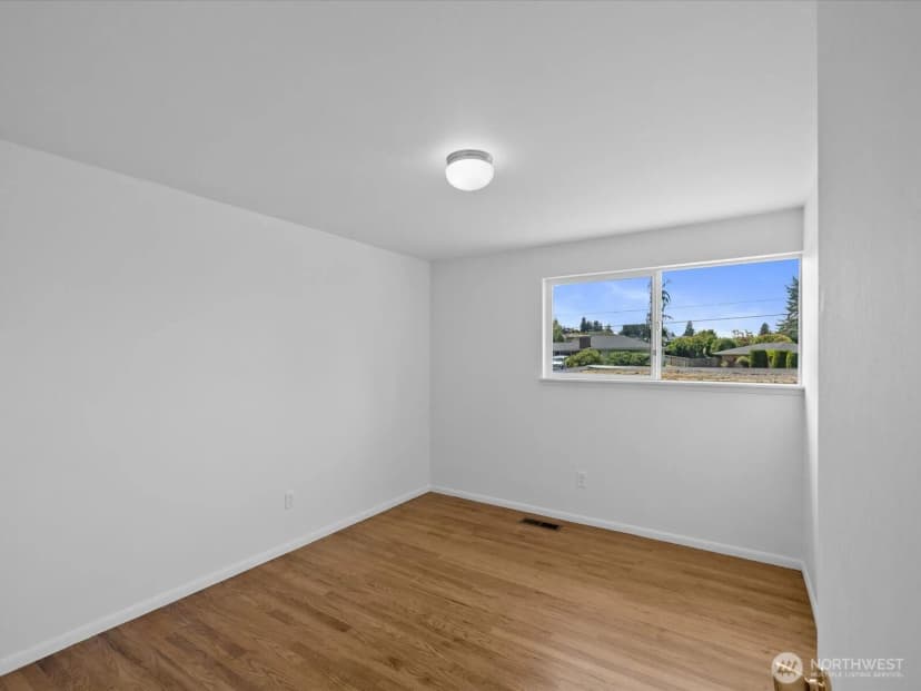 Property photo for 817 Olympic Boulevard #a, Everett photo 13