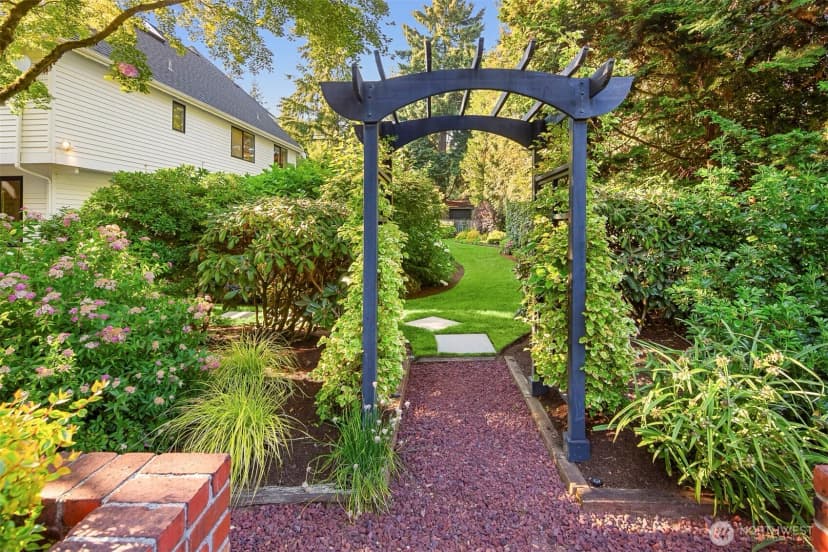 Property photo for 4140 W Mercer, Mercer Island photo 38