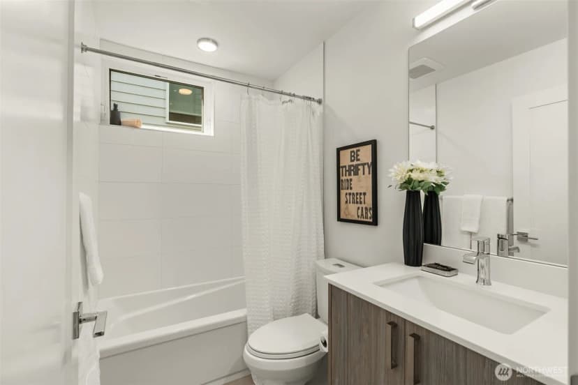 Property photo for 2368 Franklin Avenue E #b, Seattle photo 9