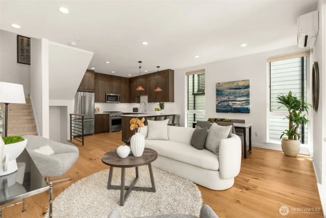 Property photo for 2368 Franklin Avenue E #b, Seattle photo 2