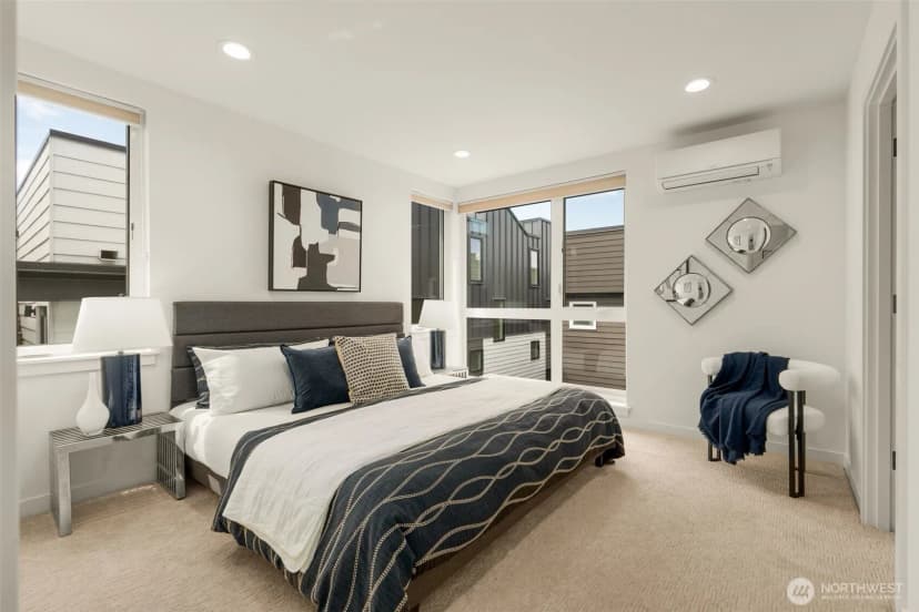 Property photo for 2368 Franklin Avenue E #b, Seattle photo 4